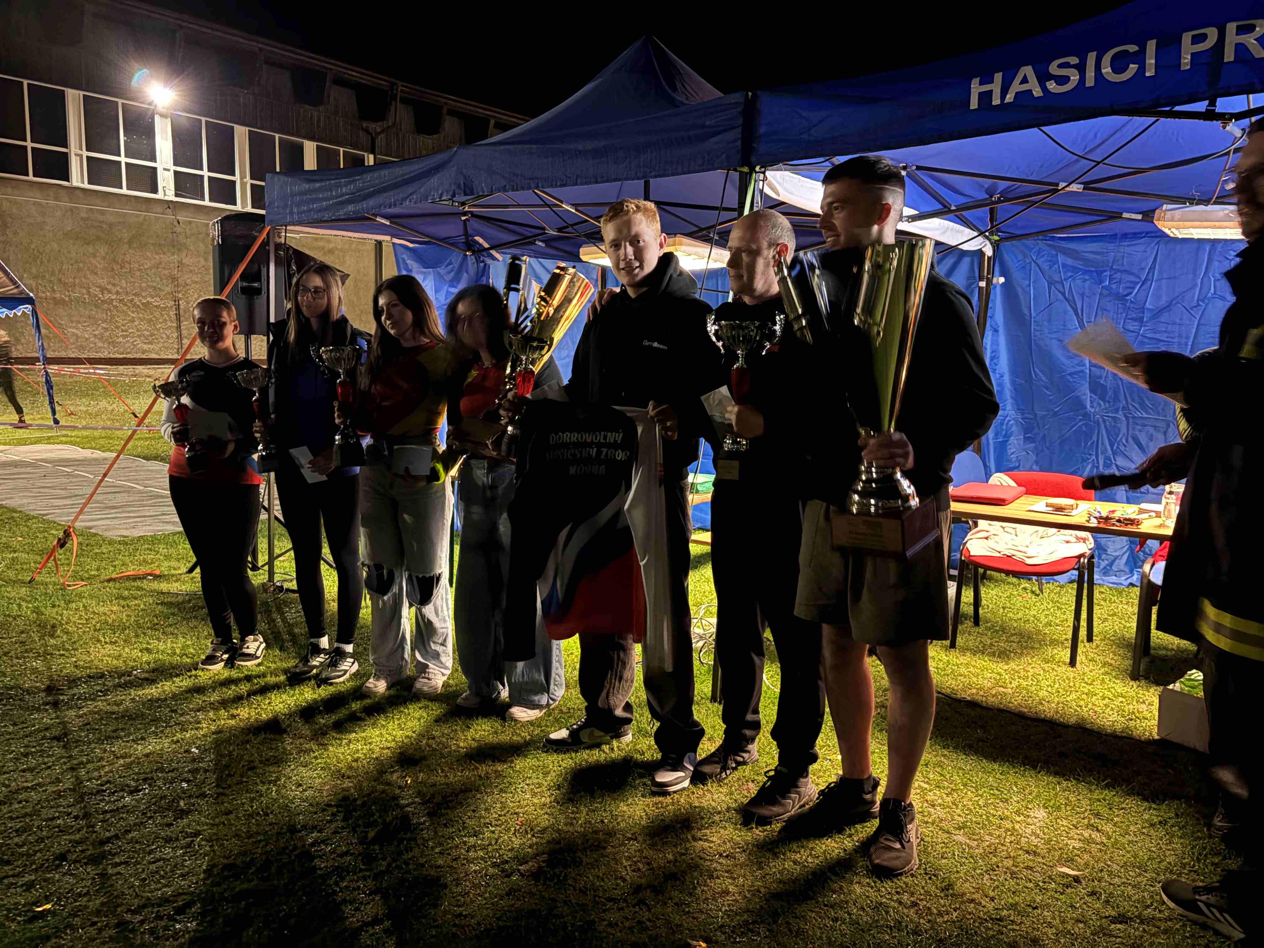 Naše obidve hasičské družstvá úspešné na Nočnej hasičskej lige v Predmieri